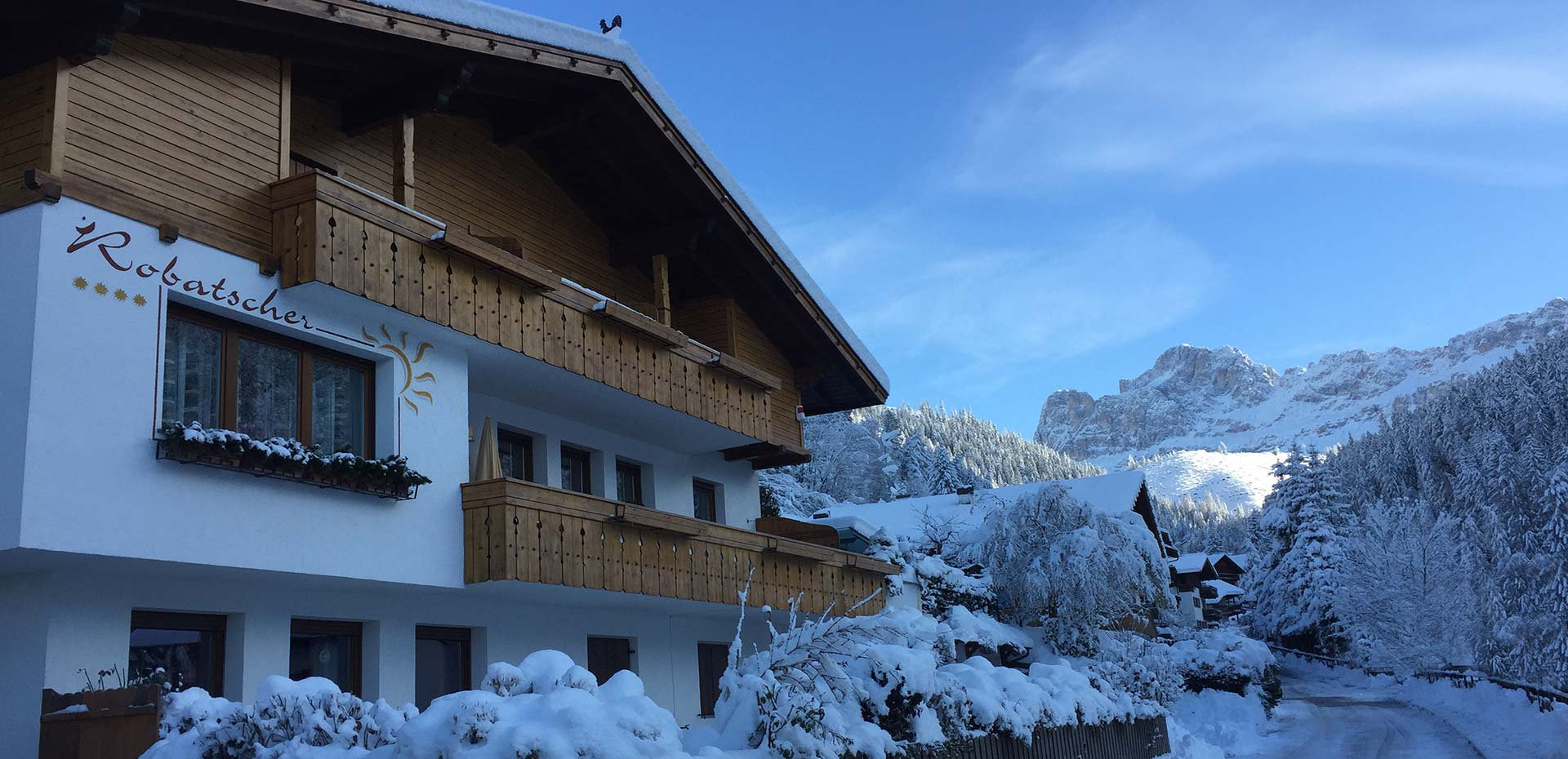 Ferienwohnungen Welschnofen Dolomiten :: B&B & Apartments Robatscher